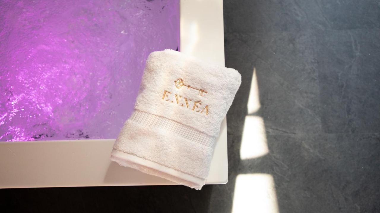 פרפיניין Ennea - Jacuzzi & Luxury Suites (Adults Only) מראה חיצוני תמונה