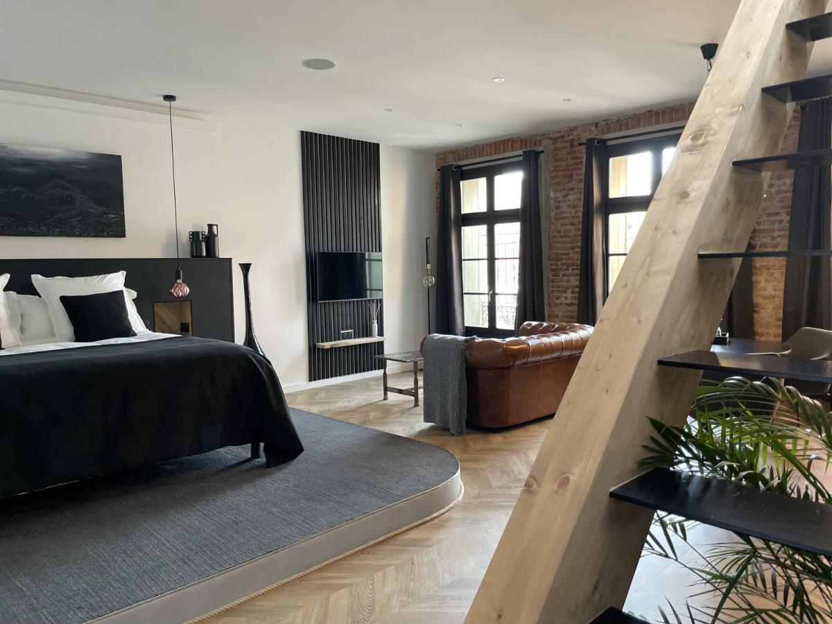 פרפיניין Ennea - Jacuzzi & Luxury Suites (Adults Only) מראה חיצוני תמונה
