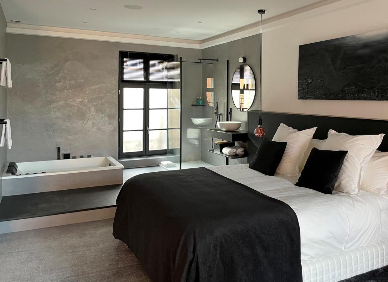 פרפיניין Ennea - Jacuzzi & Luxury Suites (Adults Only) מראה חיצוני תמונה