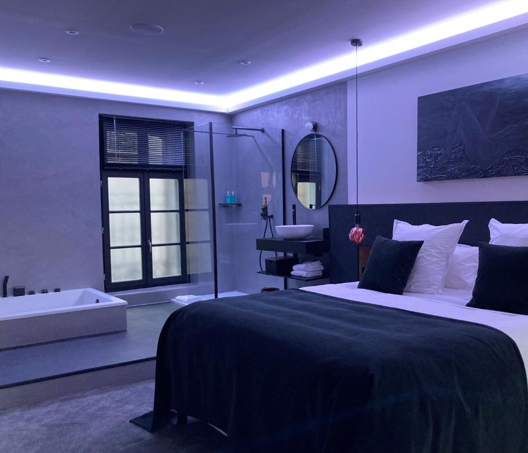 פרפיניין Ennea - Jacuzzi & Luxury Suites (Adults Only) מראה חיצוני תמונה