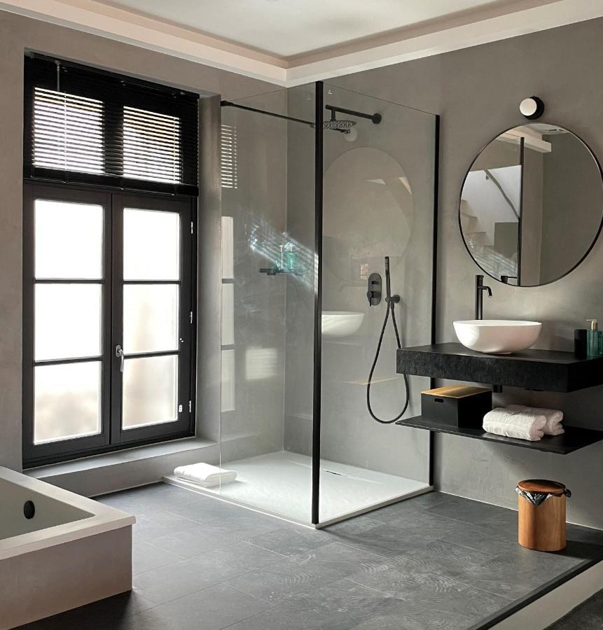 פרפיניין Ennea - Jacuzzi & Luxury Suites (Adults Only) מראה חיצוני תמונה